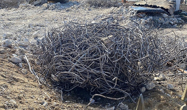 Çıkan Demirler Geri Dönüşüme Gönderiliyor