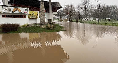 Er Meydanı Sular Altında