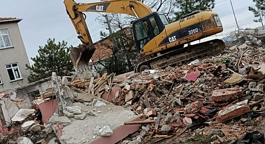 Eski Sağlık Ocağı Yıkıldı