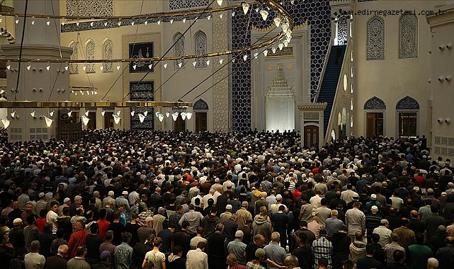 İLK TERAVİH BU AKŞAM KILINACAK