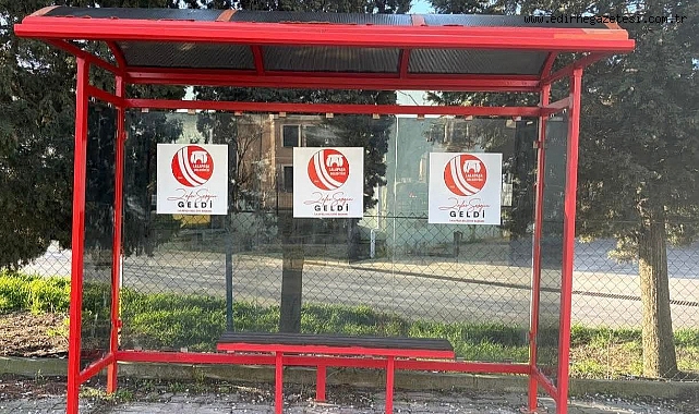 Lalapaşa’da Minibüs Durakları Yenilendi