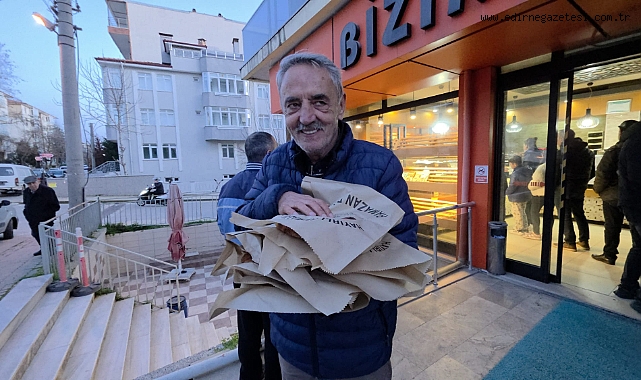 Pide Bitti, Kuyruk Bitmedi