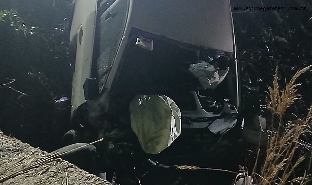 Şarampole devrilen otomobildeki 2 kişi öldü