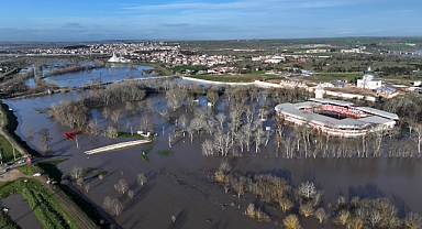 Taşkın yapan nehirlerin debileri düşüyor
