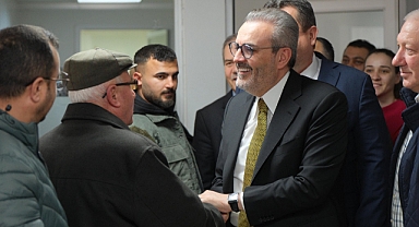  Ünal, partililerle bir araya geldi