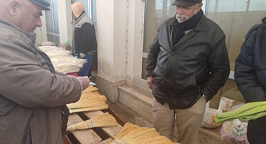 50 Senedir Süpürge Yapıp Satıyor