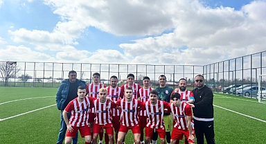 Ayşekadınspor Liderlik Koltuğunu Bırakmıyor