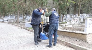 BELEDİYEDEN BAYRAM ÖNCESİ MEZARLIKLARDA BAKIM VE ÜCRETSİZ ULAŞIM HİZMETİ