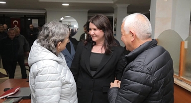 Gencan Kurtuluş’ta Ev Ziyareti Yaptı, Vatandaşlarla Sohbet Etti