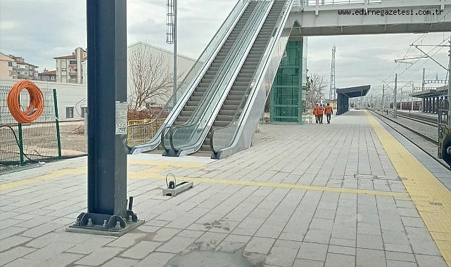 Hızlı Tren Garında Sona Doğru