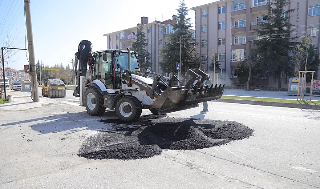 İbrahim Ay Caddesi’nde Asfalt Yama Çalışmaları Tamamlandı