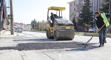 İbrahim Ay Caddesi’nde Asfalt Yama Çalışmaları Tamamlandı