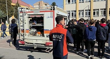 İlhami Ertem Anadolu Lisesi’nde Deprem Tatbikatı