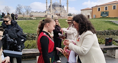 “Marteniçka” Barış İçin Hediye Edildi