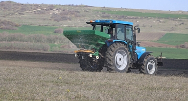 Merada Verim Artışı İçin 6 Ton Gübre Uygulandı