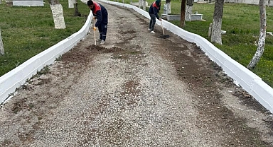 Mezarlıklara Bakım Yapıldı