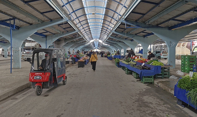 Pazar Hem Pahalı Hem Boş