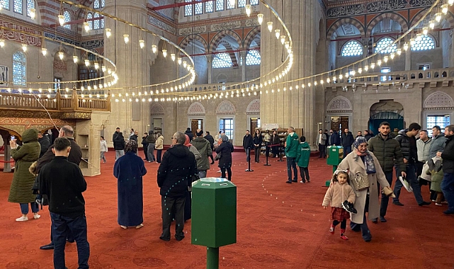 Selimiye Camii Bayramda Ziyaretçi Akınına Uğradı