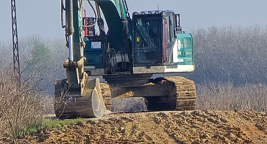 Yıkılan Seddeler Onarılıyor