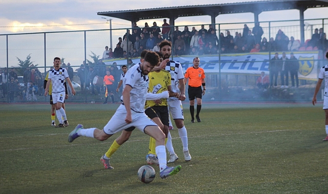 Zirve Yarışı Kıyasıya, Alt Sıra Alarm Veriyor