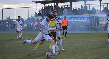 Zirve Yarışı Kıyasıya, Alt Sıra Alarm Veriyor