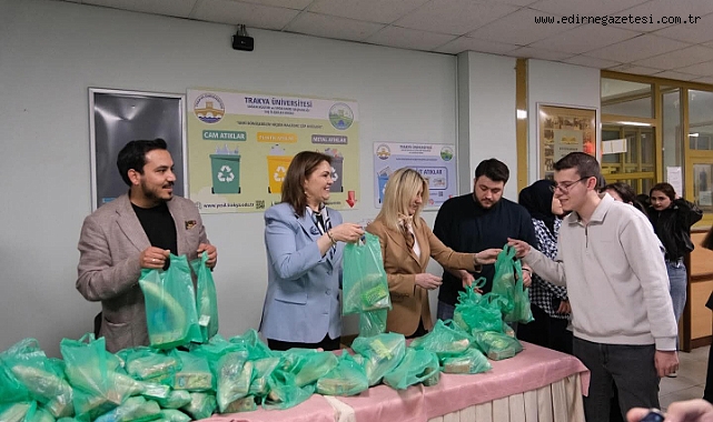 AK Parti Gençleri, Gece Ders Çalışan Öğrencilerle Buluştu