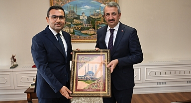 Ayna’dan Sezer’e Veda Ziyareti