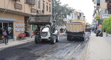Balıkpazarı Caddesi’nde Asfalt Mesaisi Sürüyor