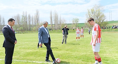 Başlama vuruşunu Vali Sezer yaptı
