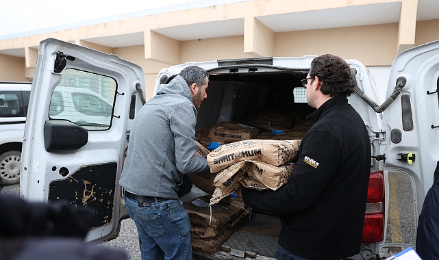 Çiftçilere yerli hibrit ayçiçeği tohumu dağıtıldı