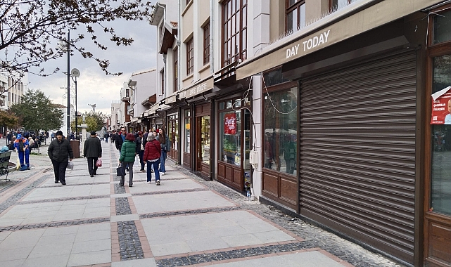 Dükkanlar Kapanmaya Devam Ediyor