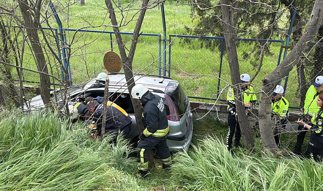 Duvara çarpan otomobilin sürücüsü hayatını kaybetti