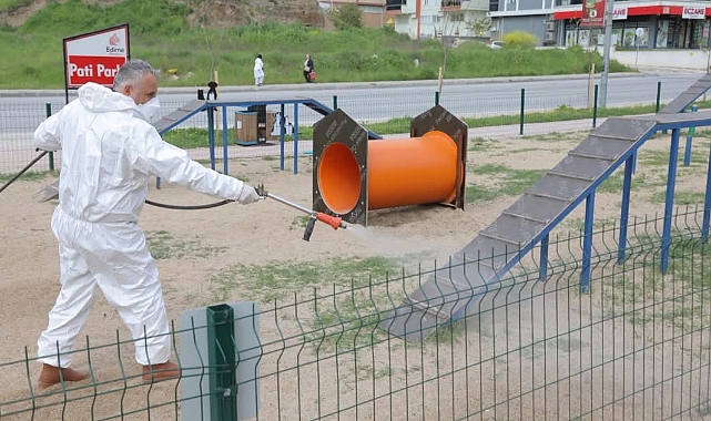 Edirne’de Parklar Yaz Öncesi İlaçlanıyor