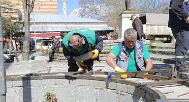 İlhan Koman Parkı’nda Yenileme Çalışmaları Sürüyor