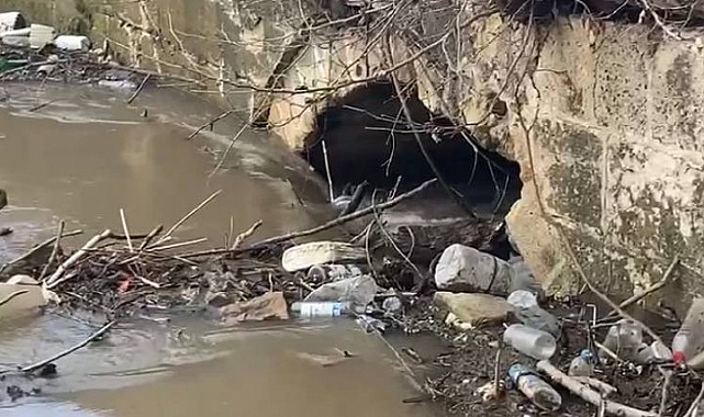 Köprü Gözlerinde Kütük ve Dallar Tehlike Yaratıyor