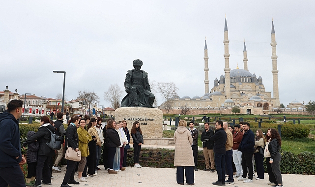 Mimarlık öğrencileri Selimiye Camisi'ni gezdi