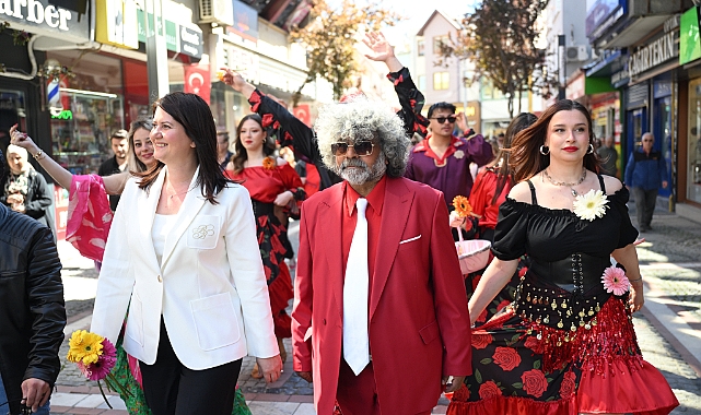 Saraçlar’da 9/8’lik Coşku