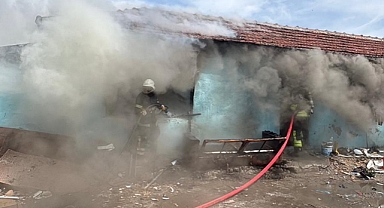 Yangın sırasında köpeğin ısırdığı çocuk hastaneye kaldırıldı