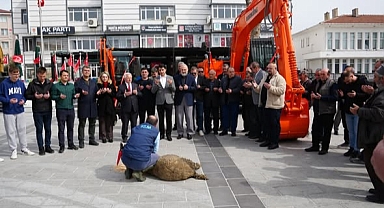 Yeni Ekskavatörler İçin Kurban Kesildi