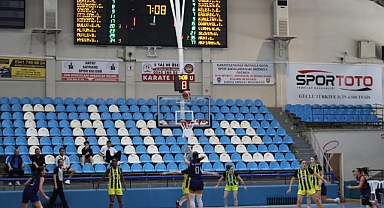 16 Yaş Altı Kızlar Basketbol Şampiyonası Başladı