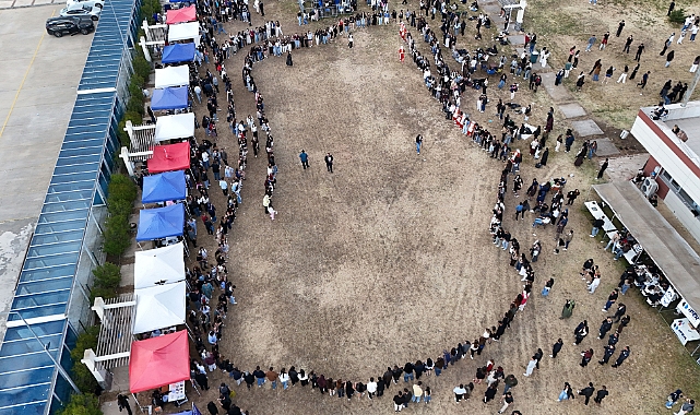 3 bine yakın öğrenci 