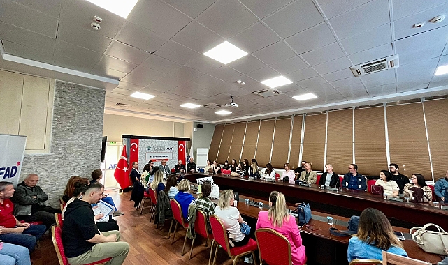 Afetlerde yabancı ekiplerle koordinasyon için öğretmenlere eğitim