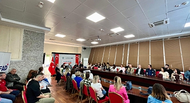 Afetlerde yabancı ekiplerle koordinasyon için öğretmenlere eğitim