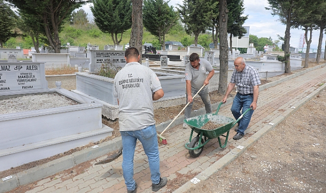 Belediye’den Bayram Öncesi Mezarlıklarda Yoğun Mesai
