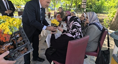 Çerkez’den Huzurevinde Anneler Günü Ziyareti