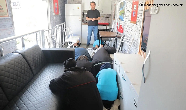 DEPREM SİMÜLASYON TIR’I VATANDAŞLARLA BULUŞUYOR