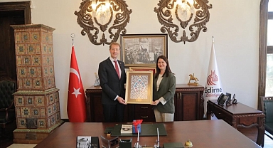 Huisinga'dan Gencan’a ziyaret