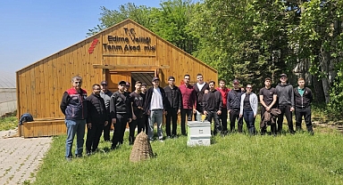 Öğrenciler tarım ve arıcılığı uygulamalı öğrendi