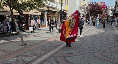 Saraçlar Caddesi’nde Süper Lig heyecanı sokaklara taşındı