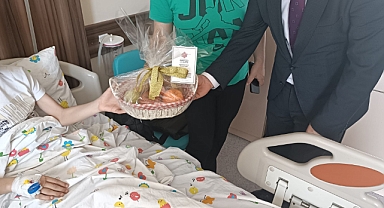 Vakıf geleneği kapsamında hastalara meyve ikram edildi